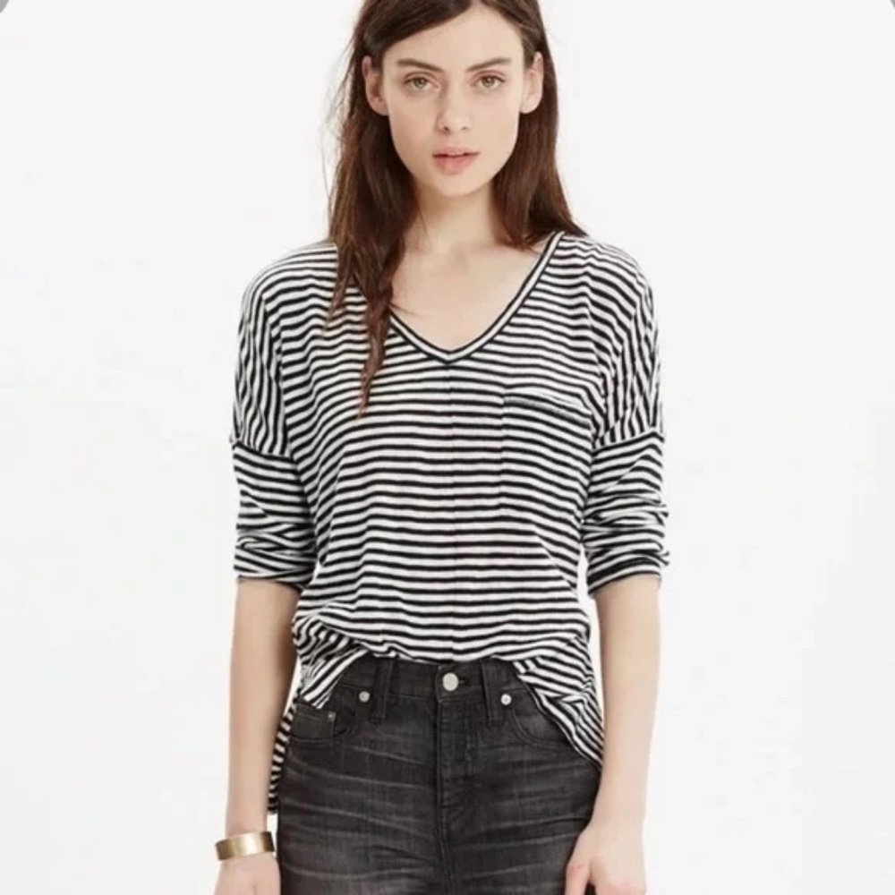 Madewell Melody Pocket Tee in Stripe w/ front pocket. Size Medium